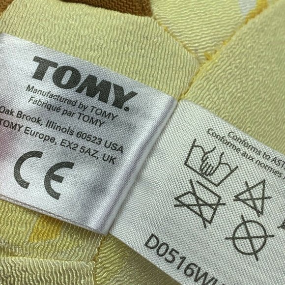 Tomy Pokemon Pikachu Plush 2016 Yellow 20th Anniversary Stuffed Toy Winking - Picture 6 of 7